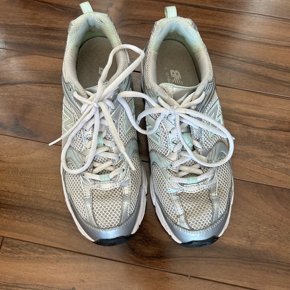 New Balance 530 - Picture 3 of 5